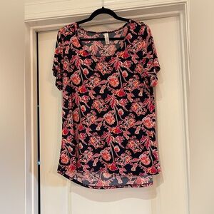 ⭐️LuLaRoe Pink, red, and orange  Floral Blouse Relaxed Fit